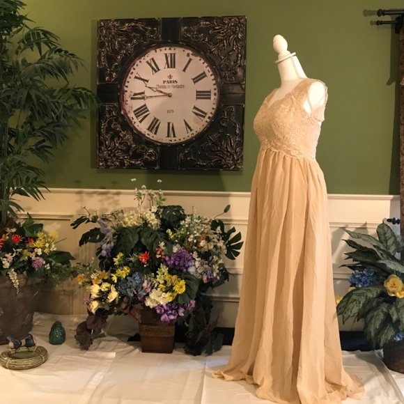 Formal evening prom bridesmaid gown - Picture 5 of 7